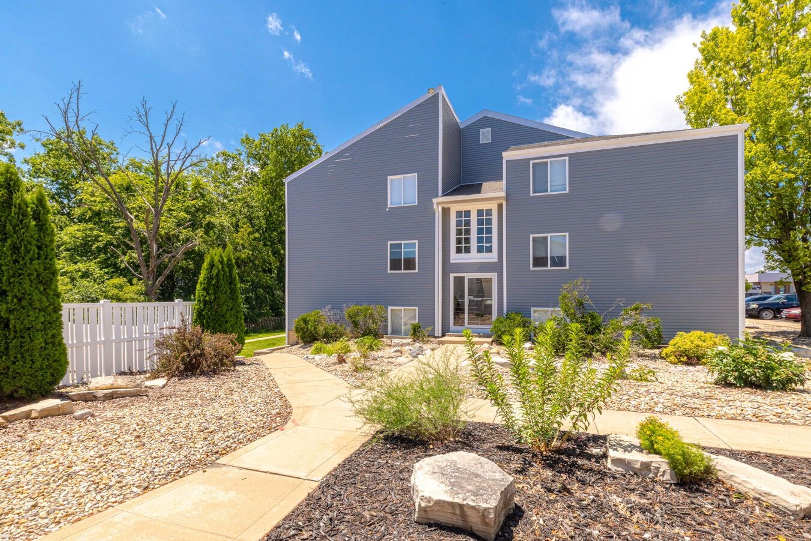 The Grove Apartments 4 of 7