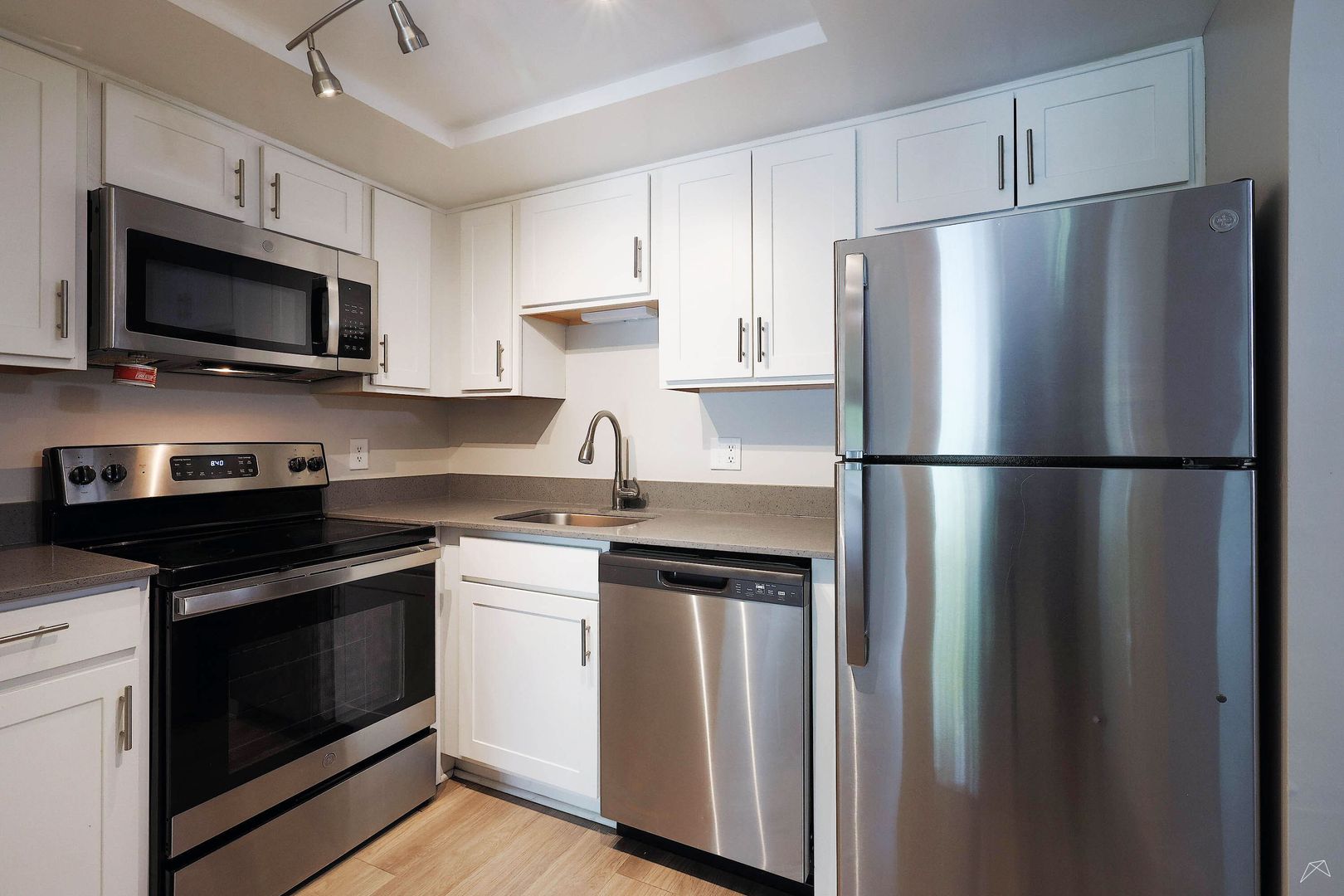 South Bend Apartment: 3001 E Jefferson