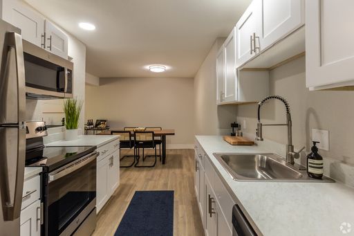 Standard 1 Bed / 1 Bath – Practical Comfort at The Grove – photo 1