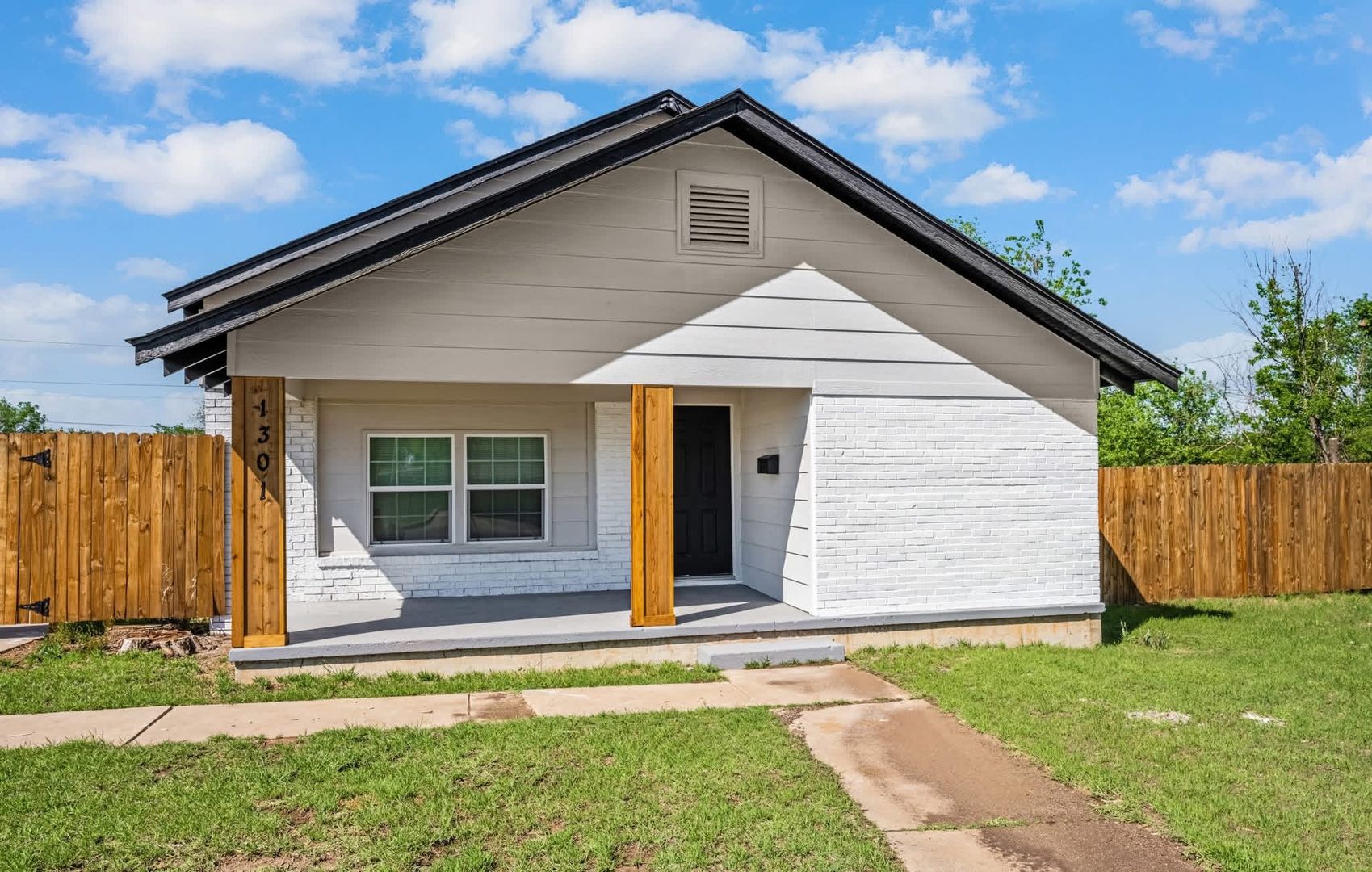 Lawton House: 1301 SW Tennessee Ave