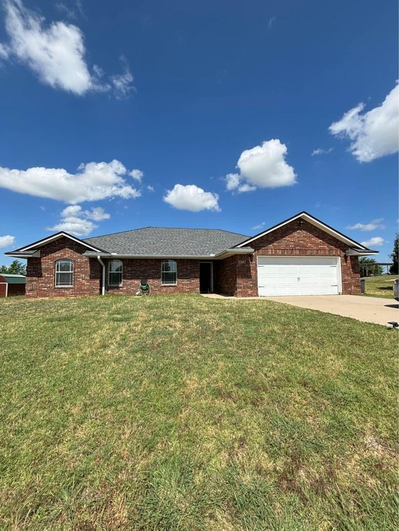Elgin House: 11987 NE Keeney Rd
