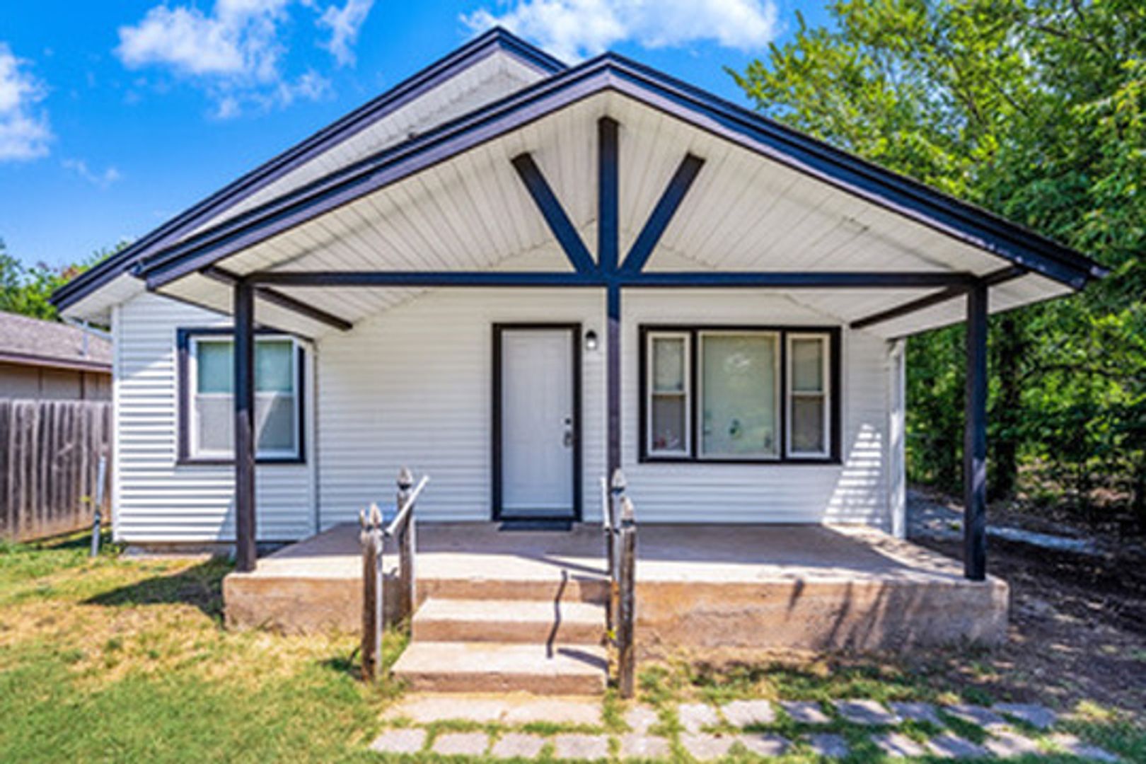 Lawton House: 1209 SW I Avenue