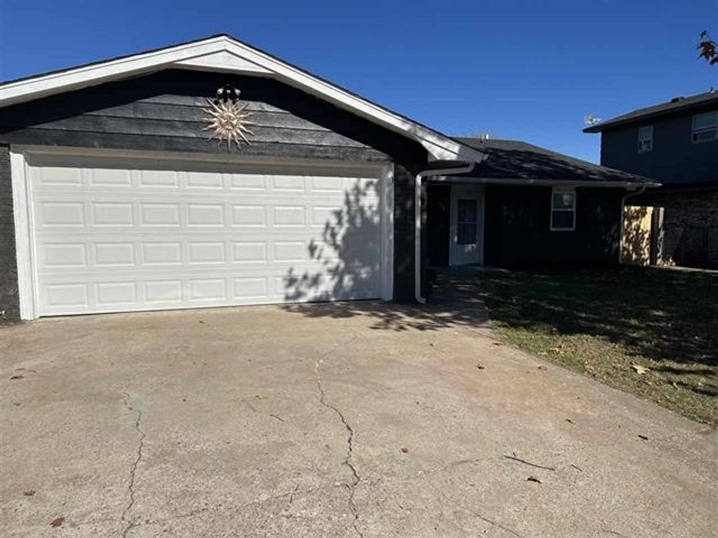Lawton House: 158 SW 69th Street
