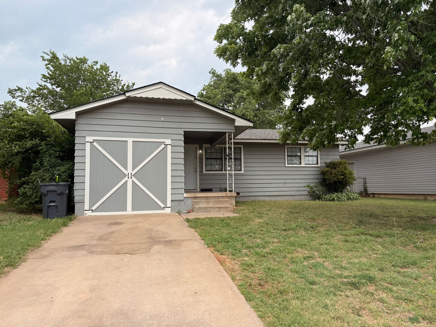 Lawton House: 6111 Northwest Euclid Avenue