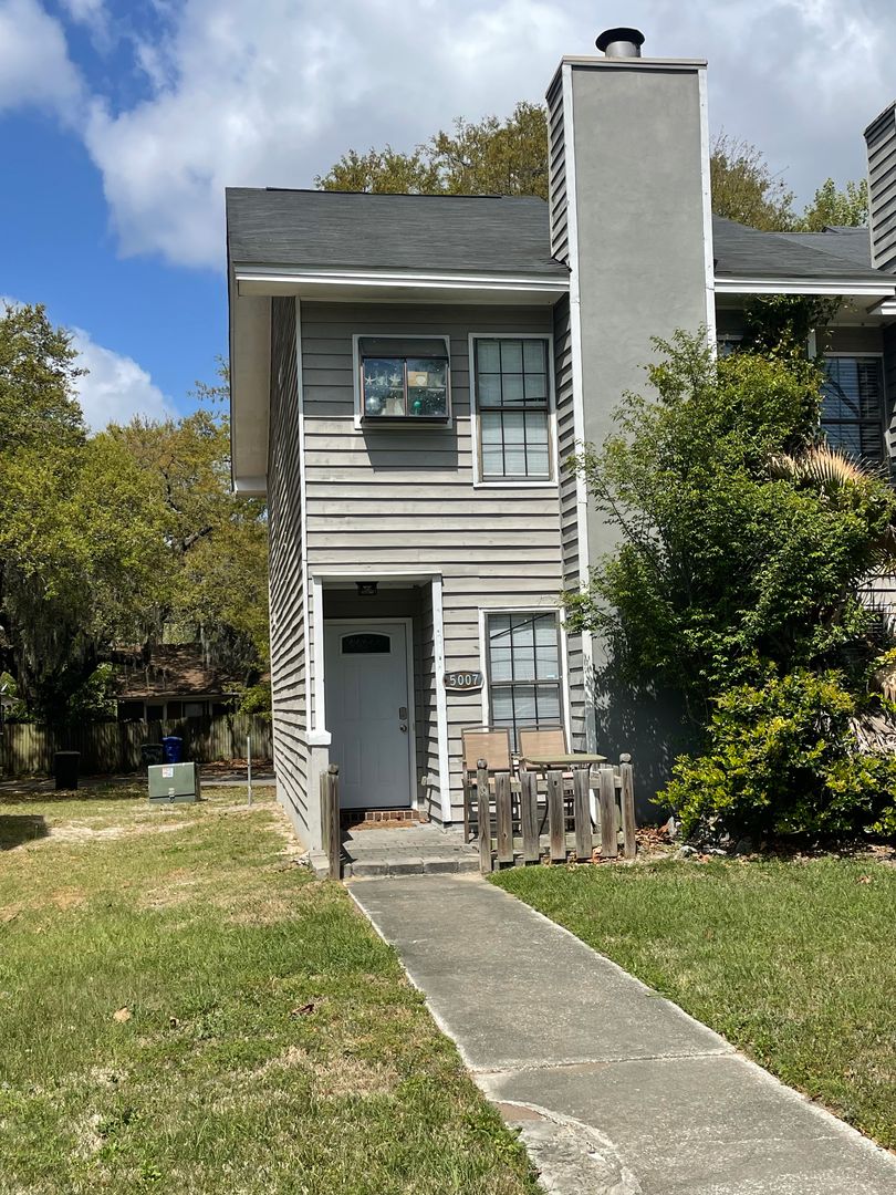 North Charleston House: 5007 Jenkins Avenue