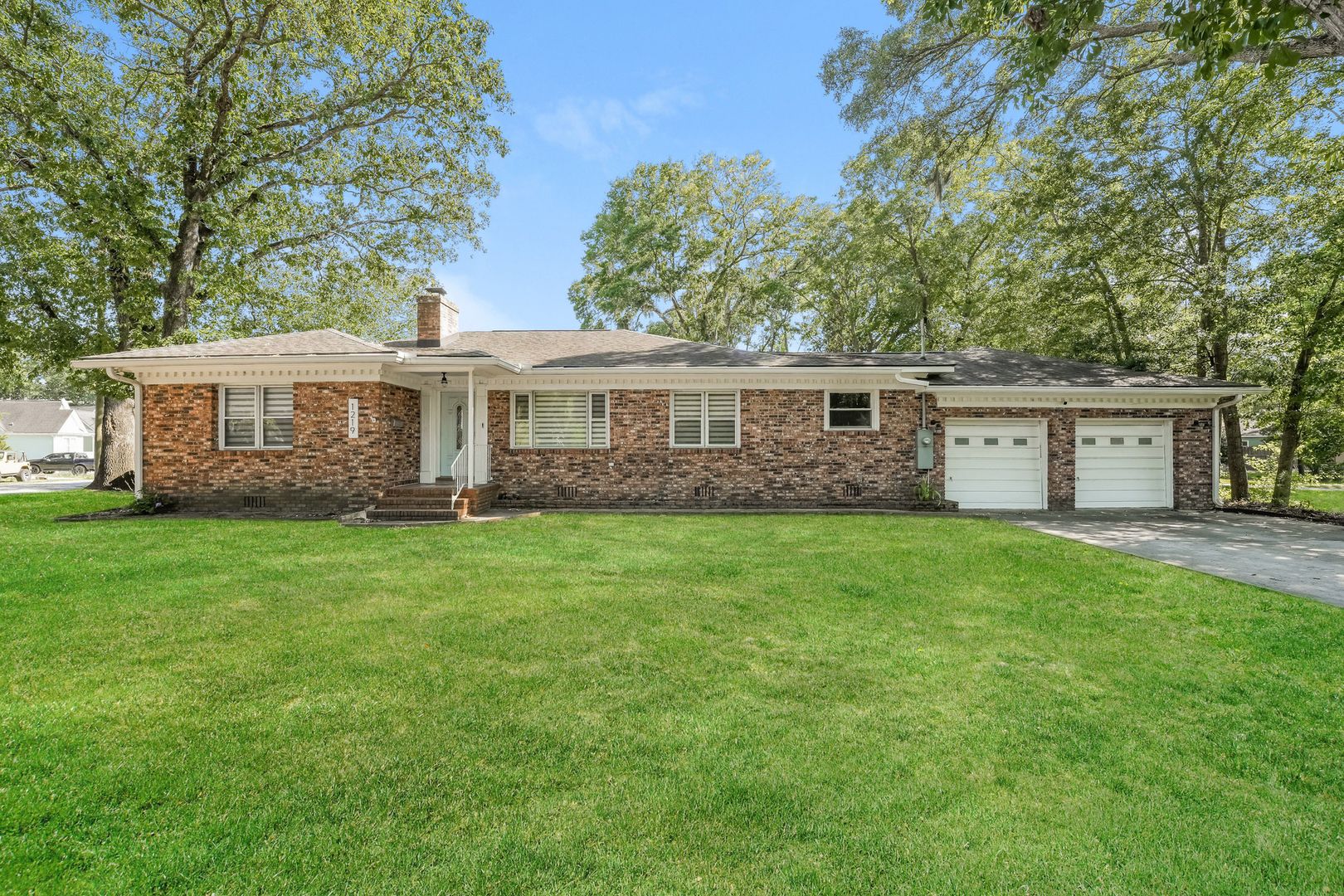 North Charleston House: 1219 South Boulevard