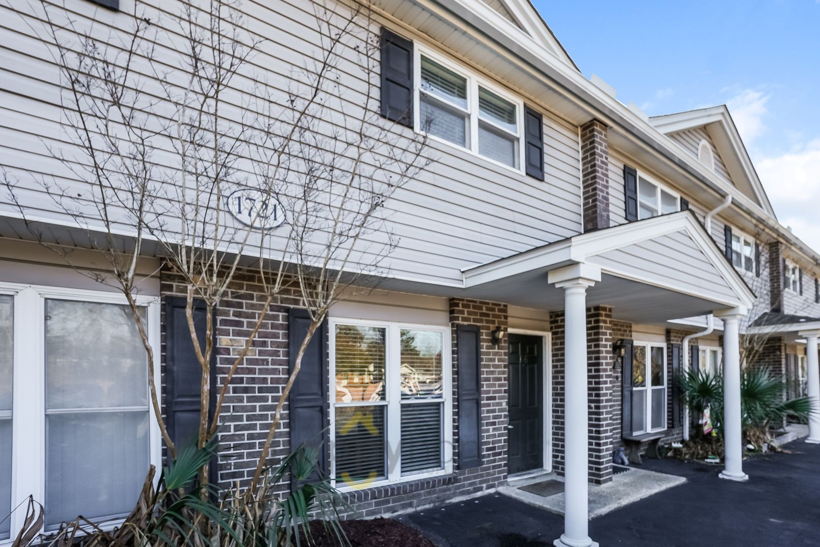 Charleston House: 1721 Boone Hall Dr. Unit J6 - 1