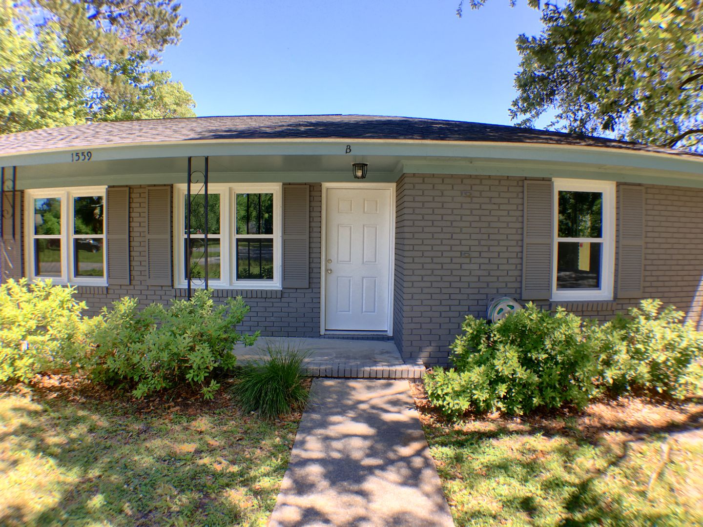 Charleston Apartment: 1559 Brookbank Avenue Unit B