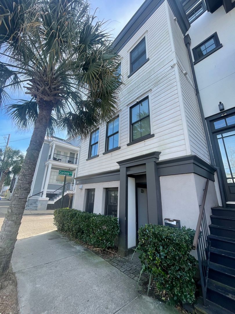 Charleston House: 55A Morris Street #22
