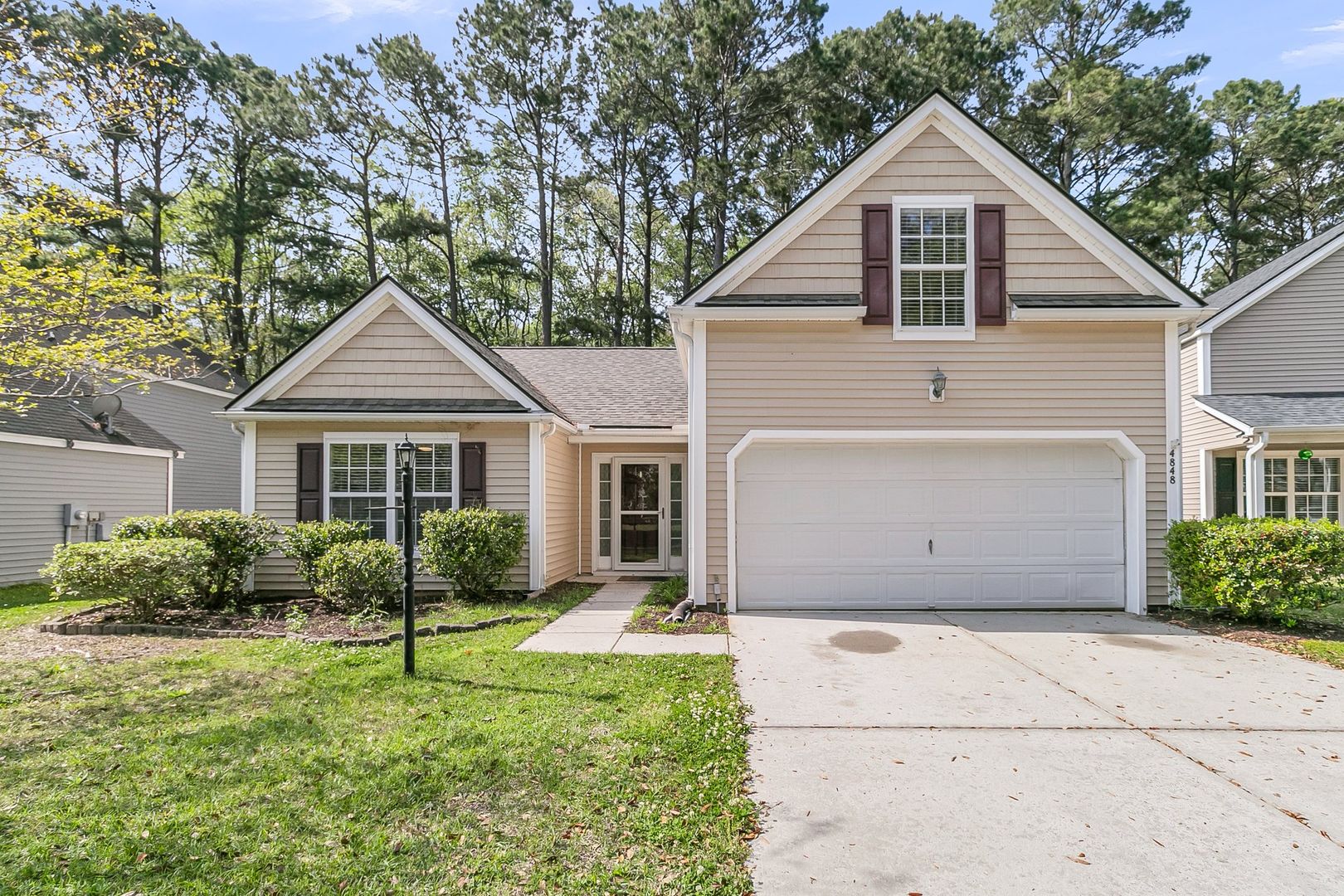 Summerville House: 4848 Oak Leaf Road