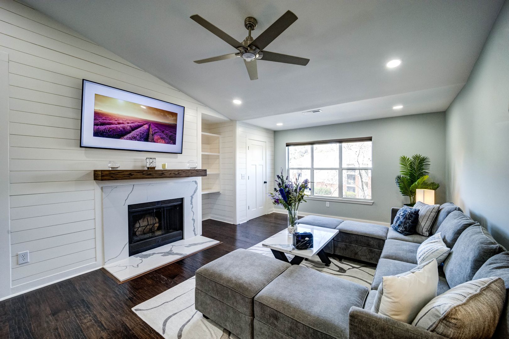 Mount Pleasant House: 2011 North Highway 17 2100-T