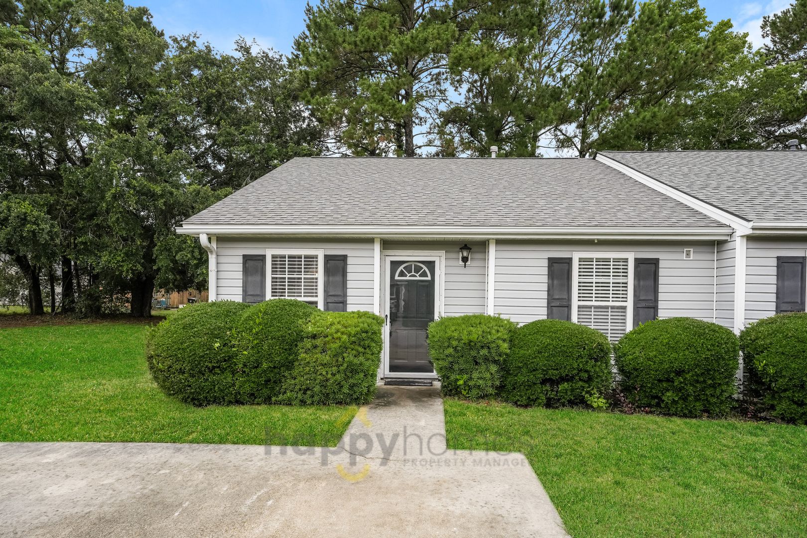 Charleston House: 1627 Dexter Lane