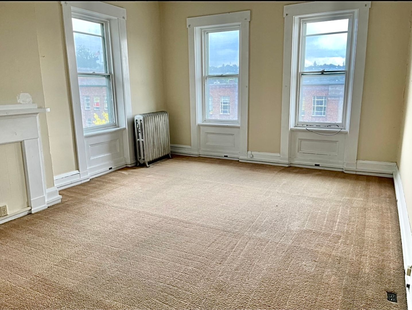 Bellefonte Apartment: 135-137 W Linn St