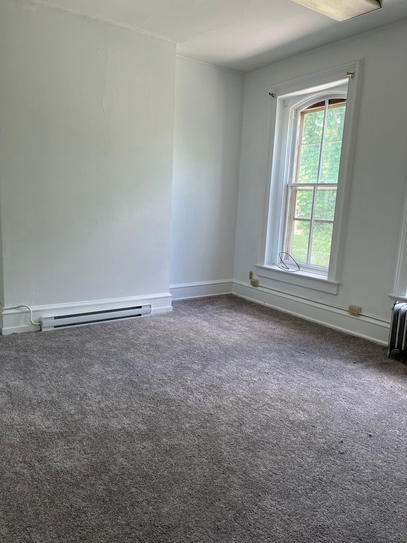 Bellefonte Apartment: 129 W. Linn Street
