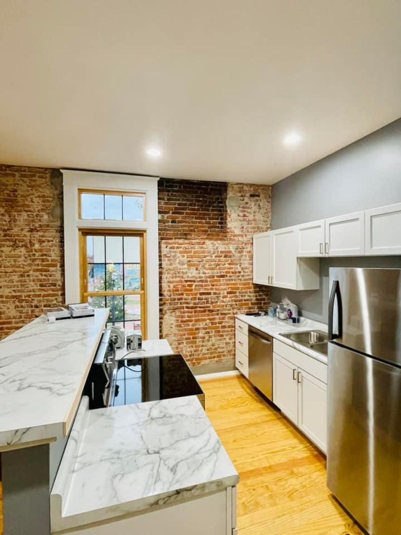 Laporte Apartment: 702 Lincolnway