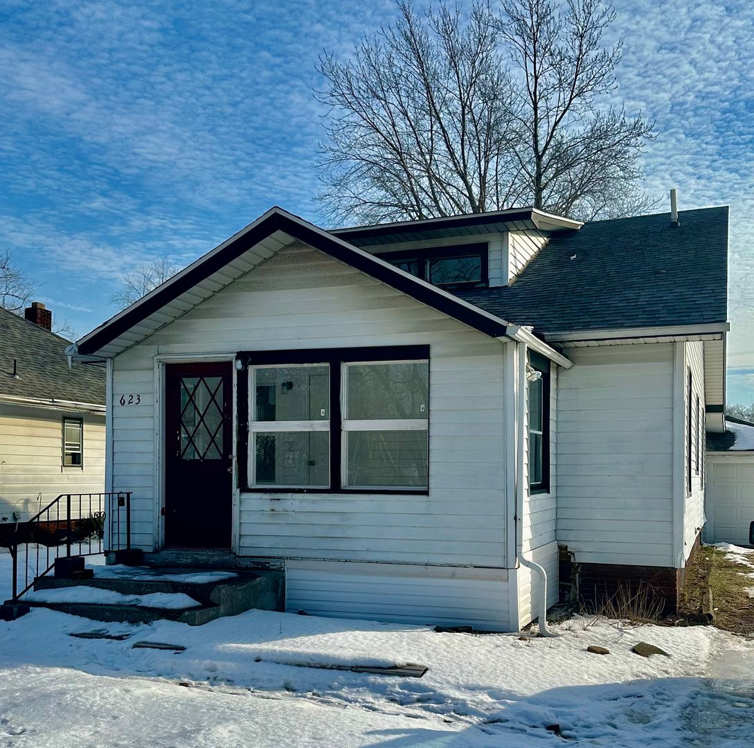 MIchigan City House: 623 N Carroll