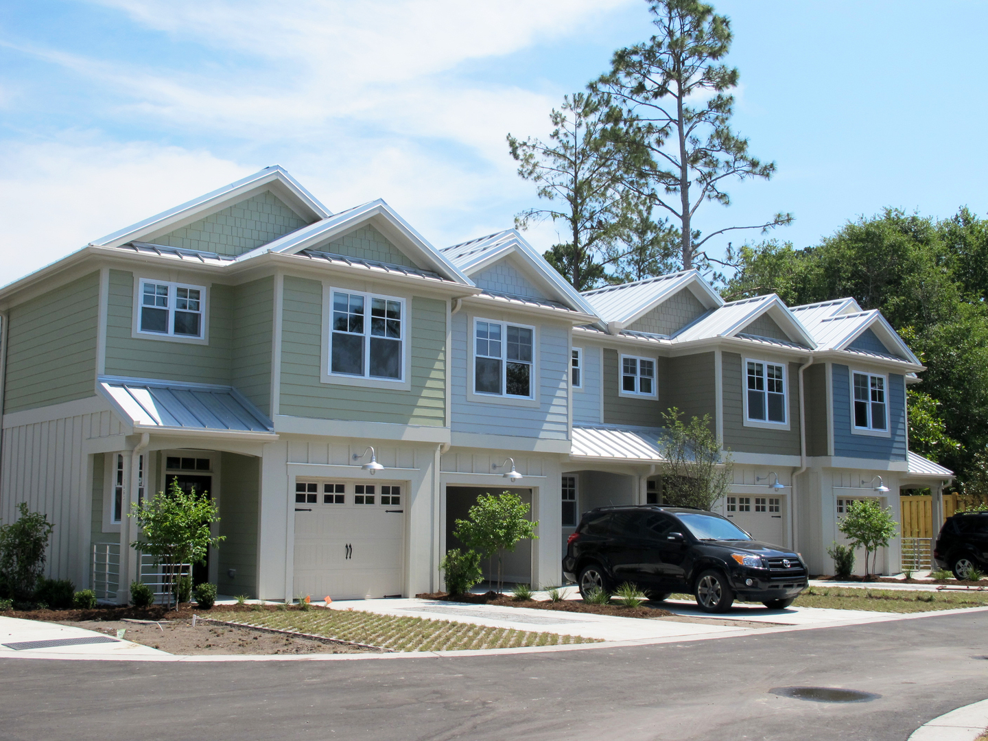 Wilmington Apartment: Fallen Leaf Lane