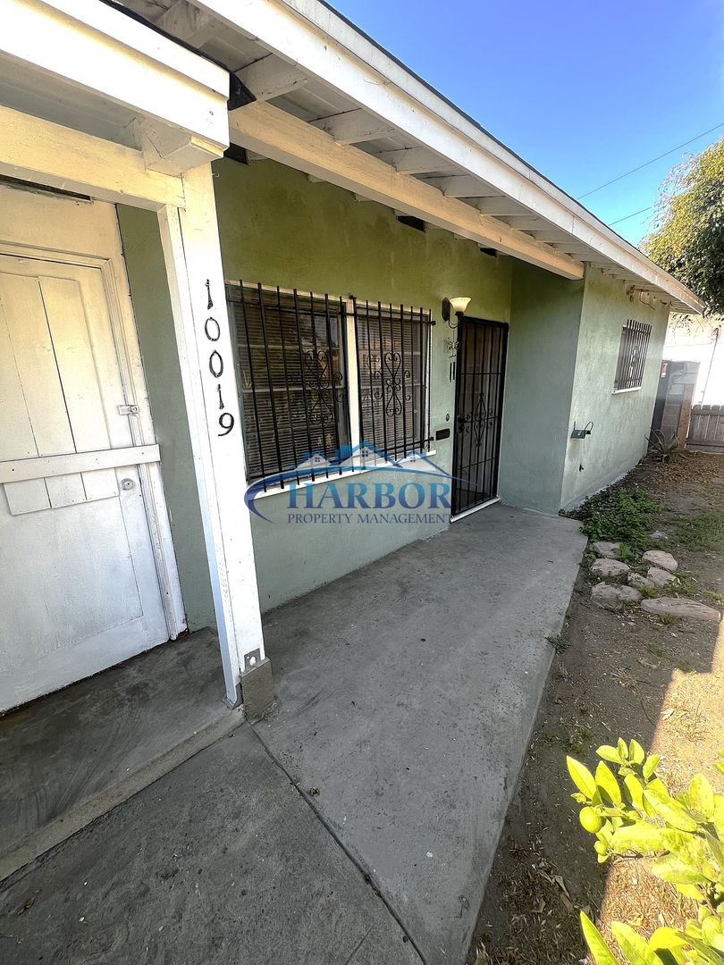 Inglewood Apartment: 10019 - 10023 Felton Ave