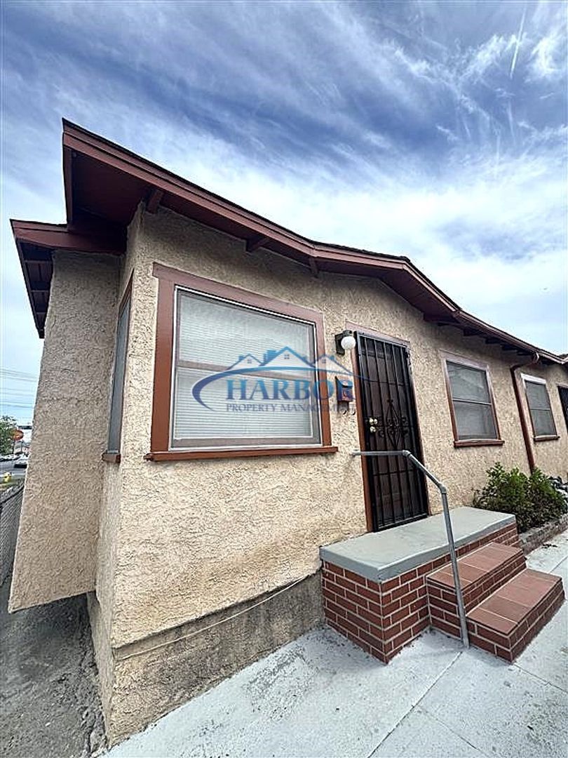 San Pedro Apartment: 311 W Sepulveda St