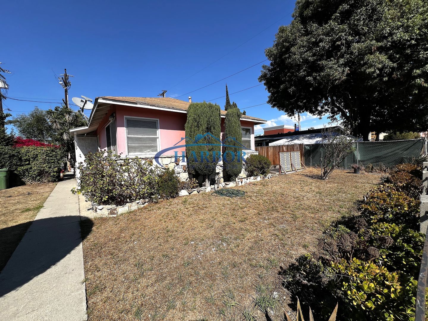 Inglewood Apartment: 5009-5011 W 101st St