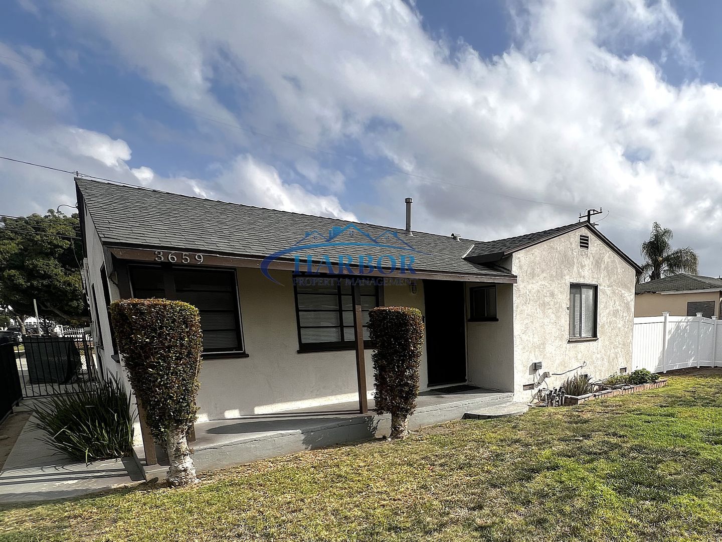 Hawthorne House: 3659 West El Segundo Boulevard