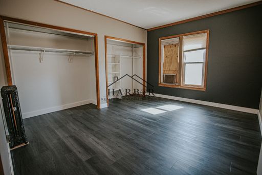 Listing photo thumbnail