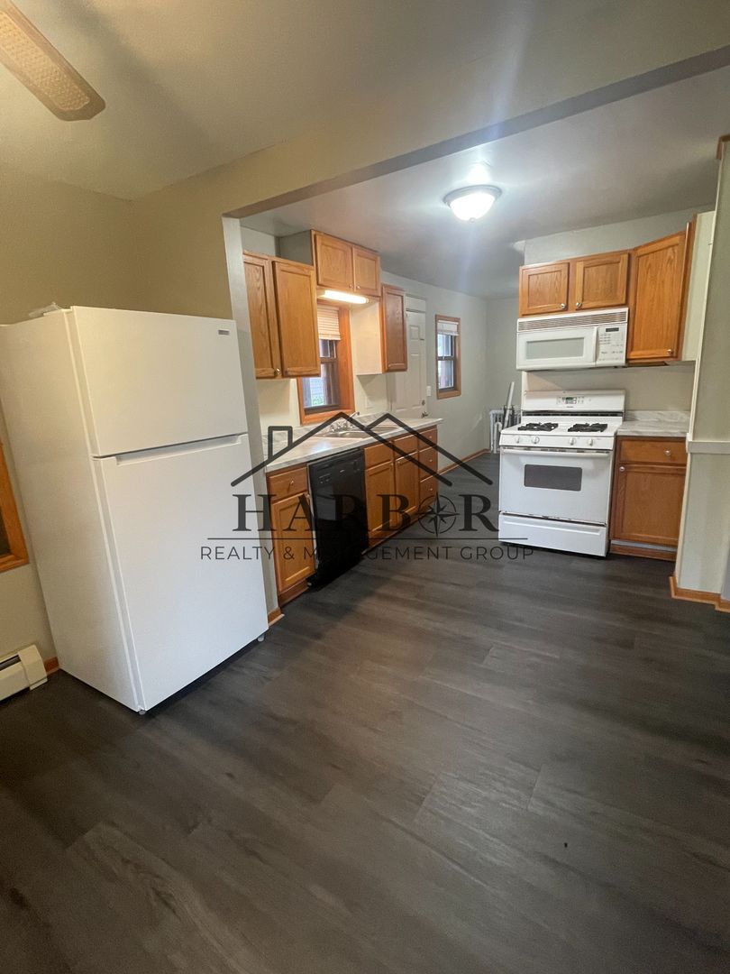 Austin Apartment: 806 15th Street NE
