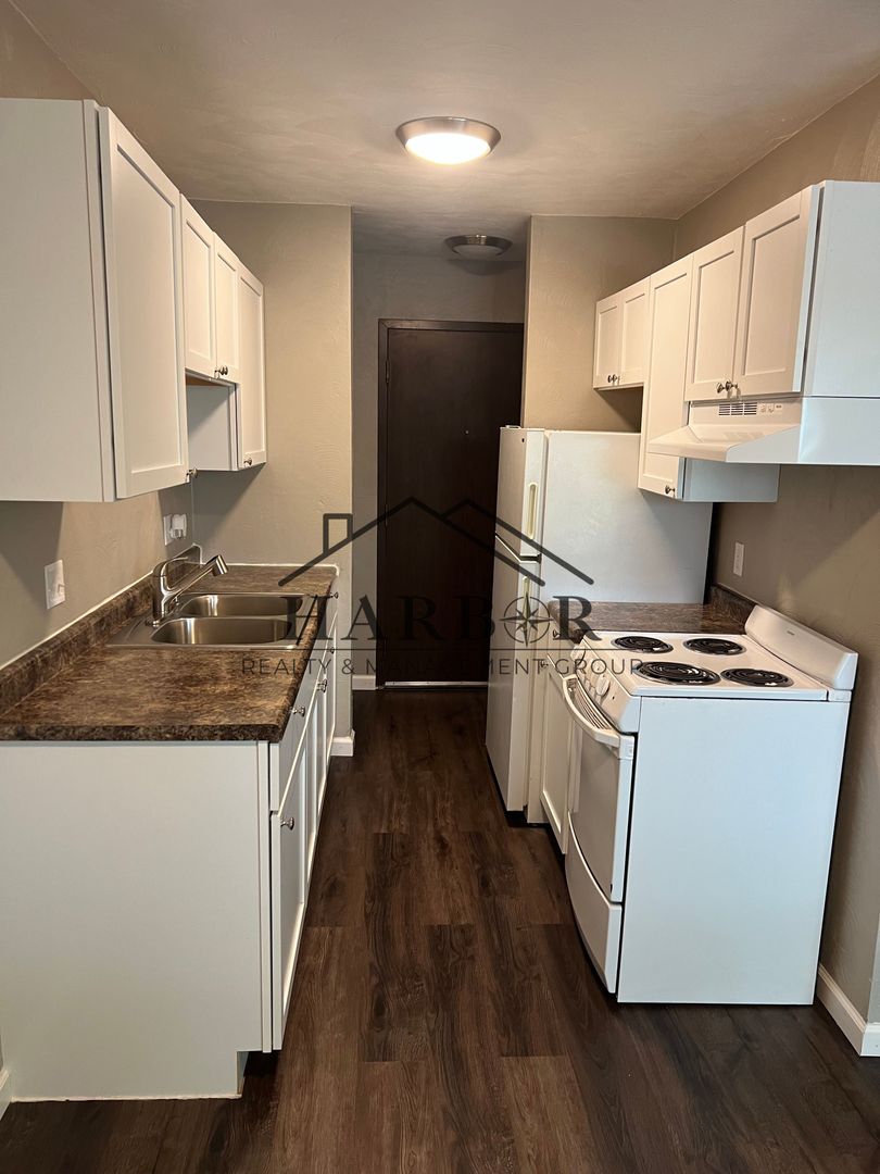 Austin Apartment: 900 14th Street NW