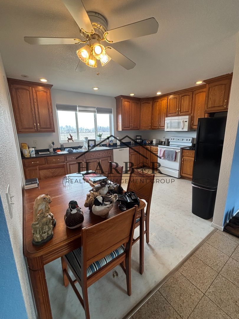 Dexter Apartment: 275 North Pine Street