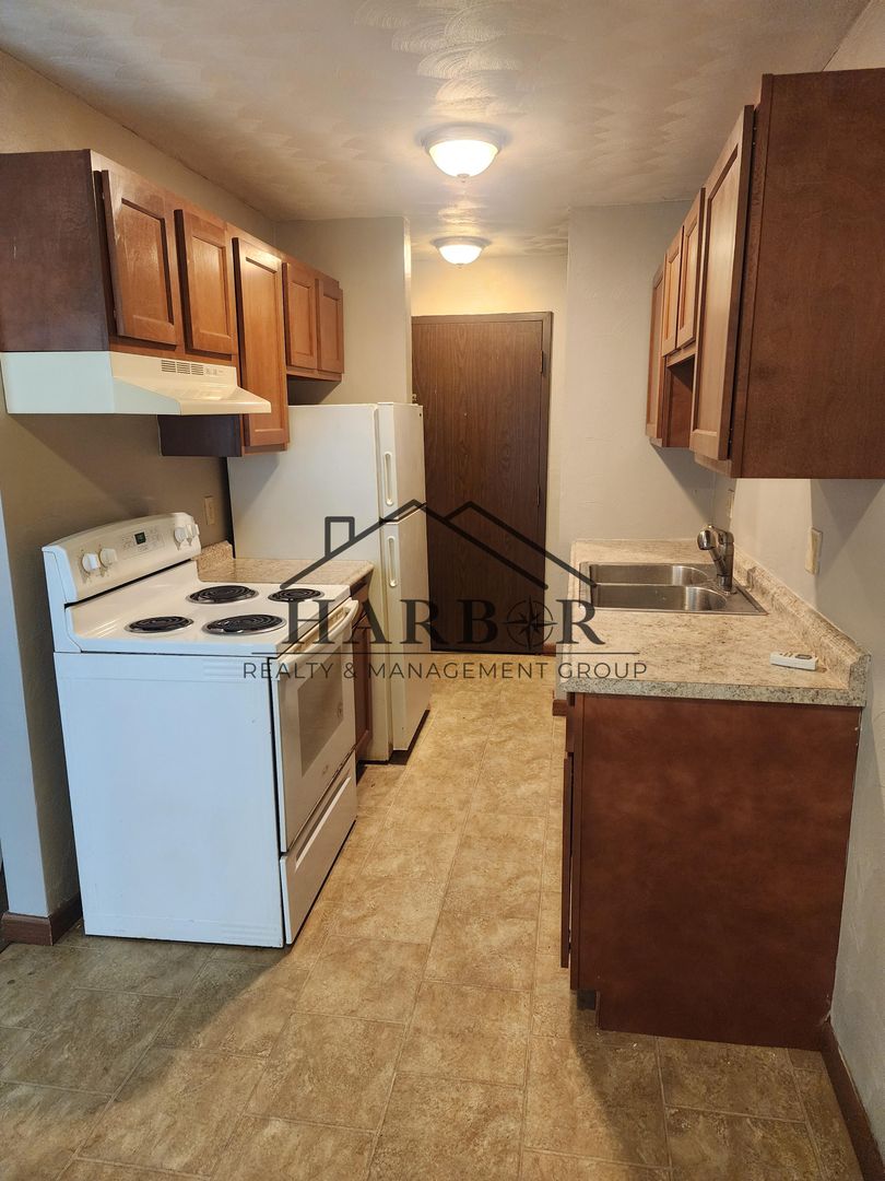Austin Apartment: 900 14th Street NW