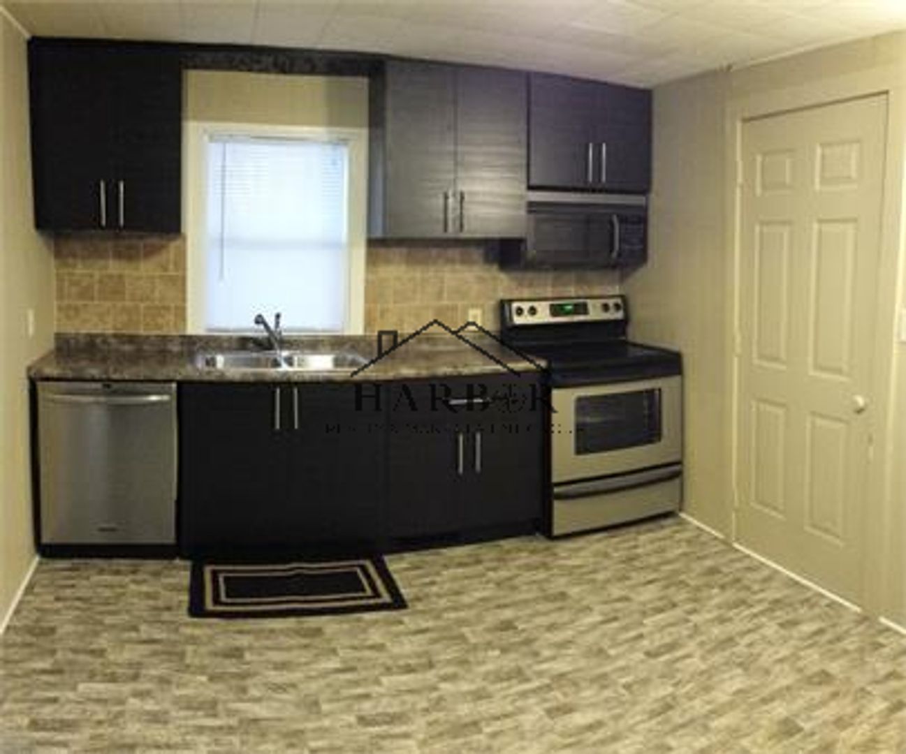 Rochester Apartment: 322 6th St SE