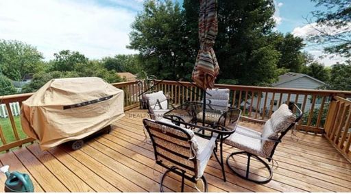 Listing photo thumbnail