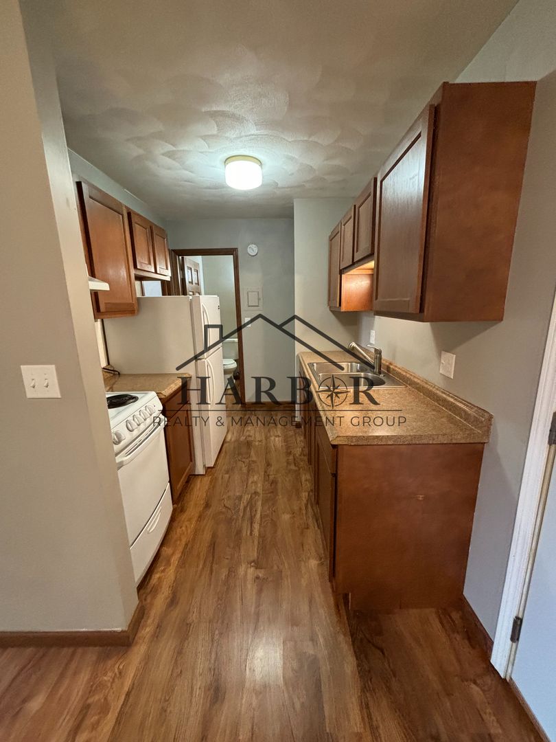 Austin Apartment: 900 14th Street NW