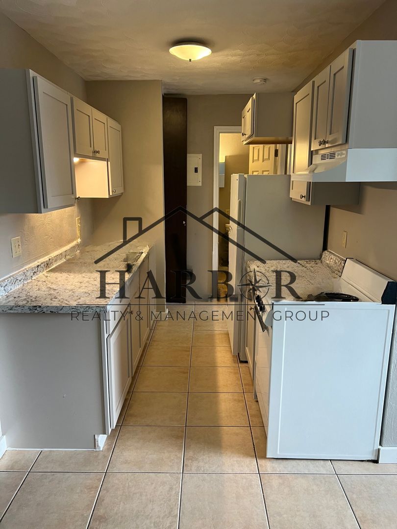 Austin Apartment: 900 14th Street NW