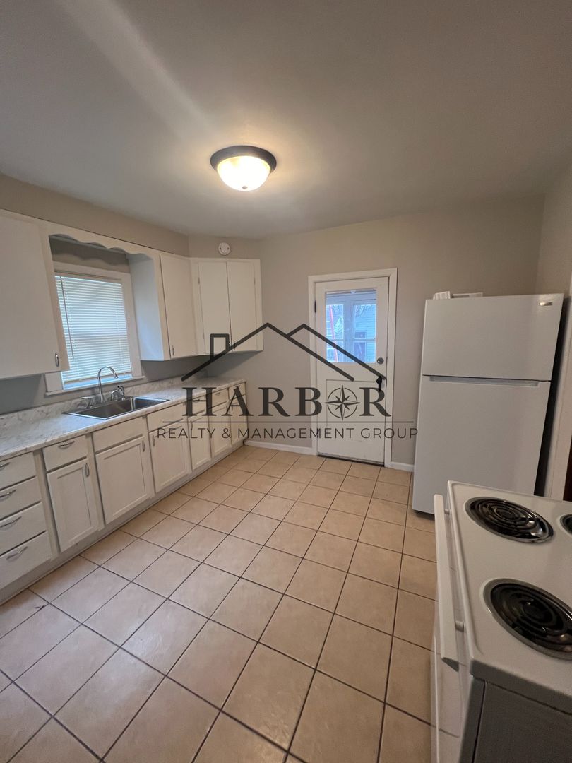 Austin House: 1005 1st Avenue SW