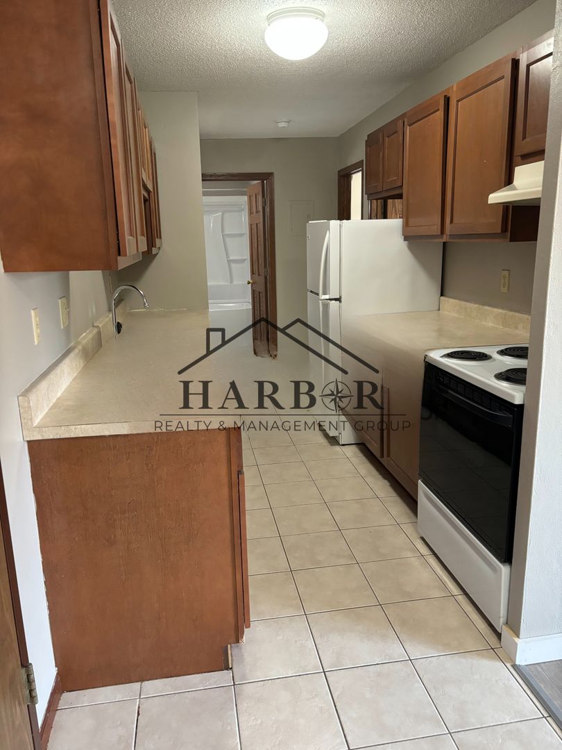 Austin Apartment: 900 14th Street NW
