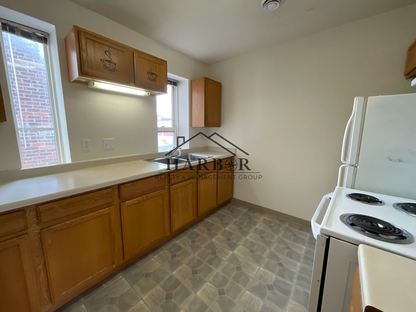 Spring Valley Apartment: 146 South Broadway Avenue