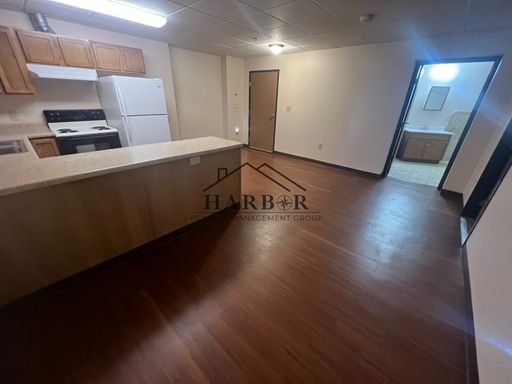 Fiber Internet Included in Rent! – photo 1