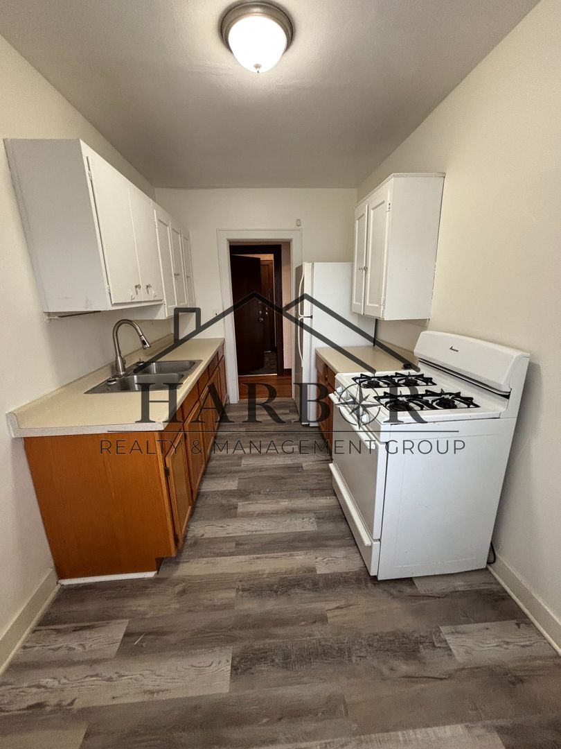 Albert Lea Multiplex: 1215 Saint Johns Ave