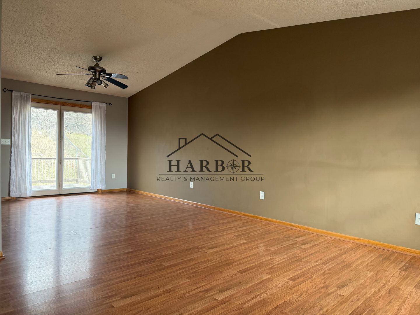 Rochester House: 2869 Knollwood Drive SE