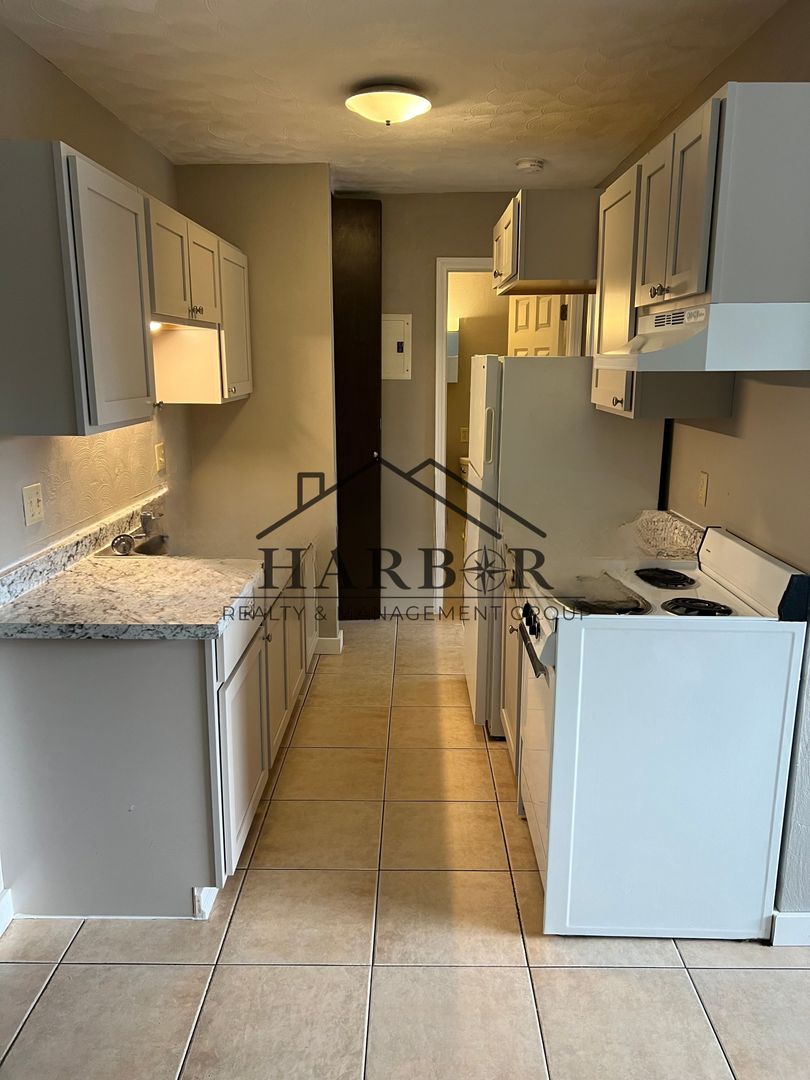 Austin Apartment: 900 14th Street NW