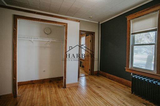 Listing photo thumbnail