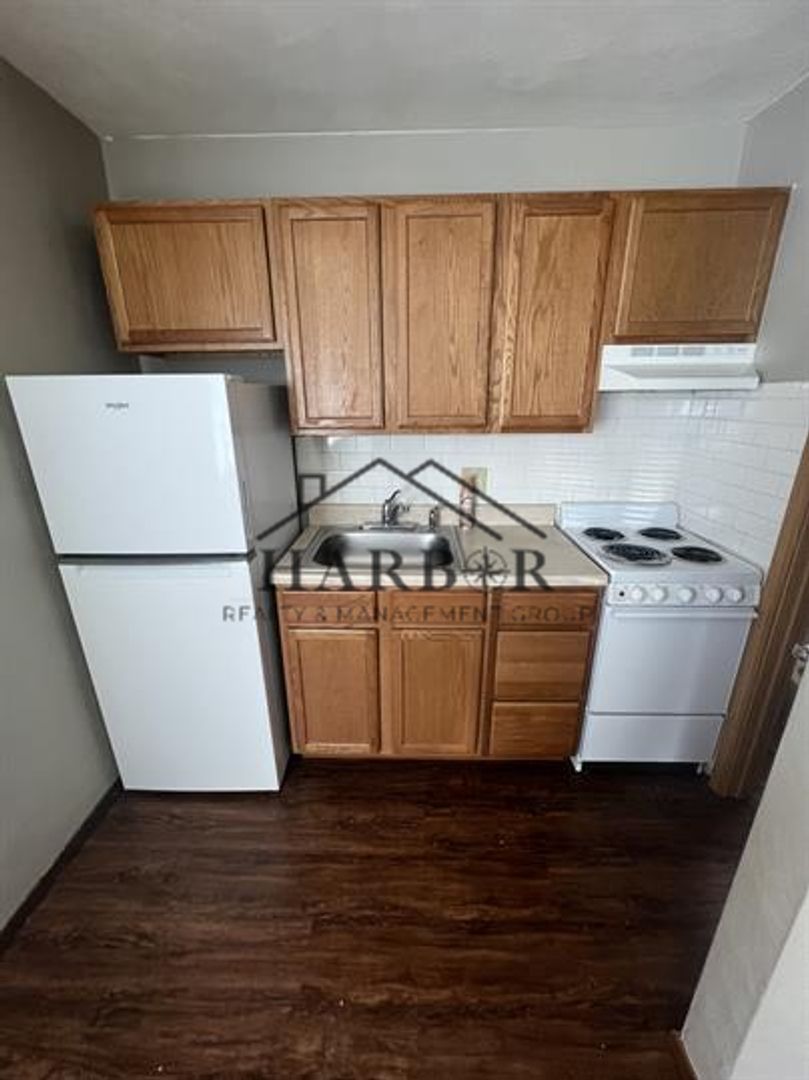 Austin Apartment: 900 14th Street NW