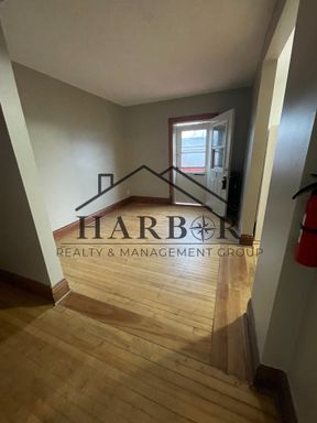 Listing photo thumbnail