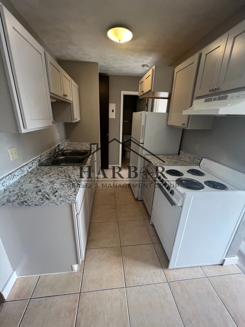 Austin Apartment: 900 14th Street NW