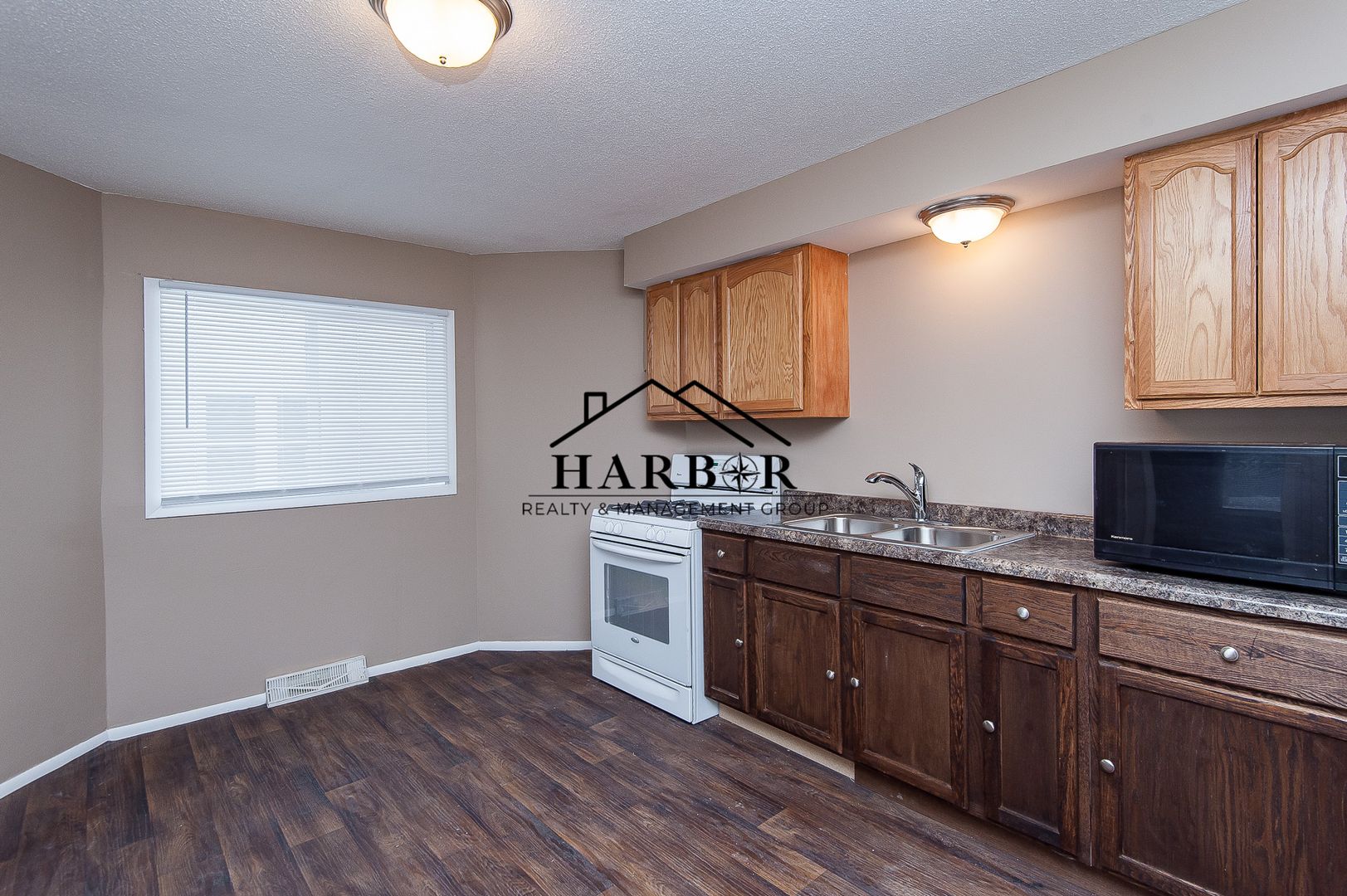 Rochester Apartment: 723 East Center Street