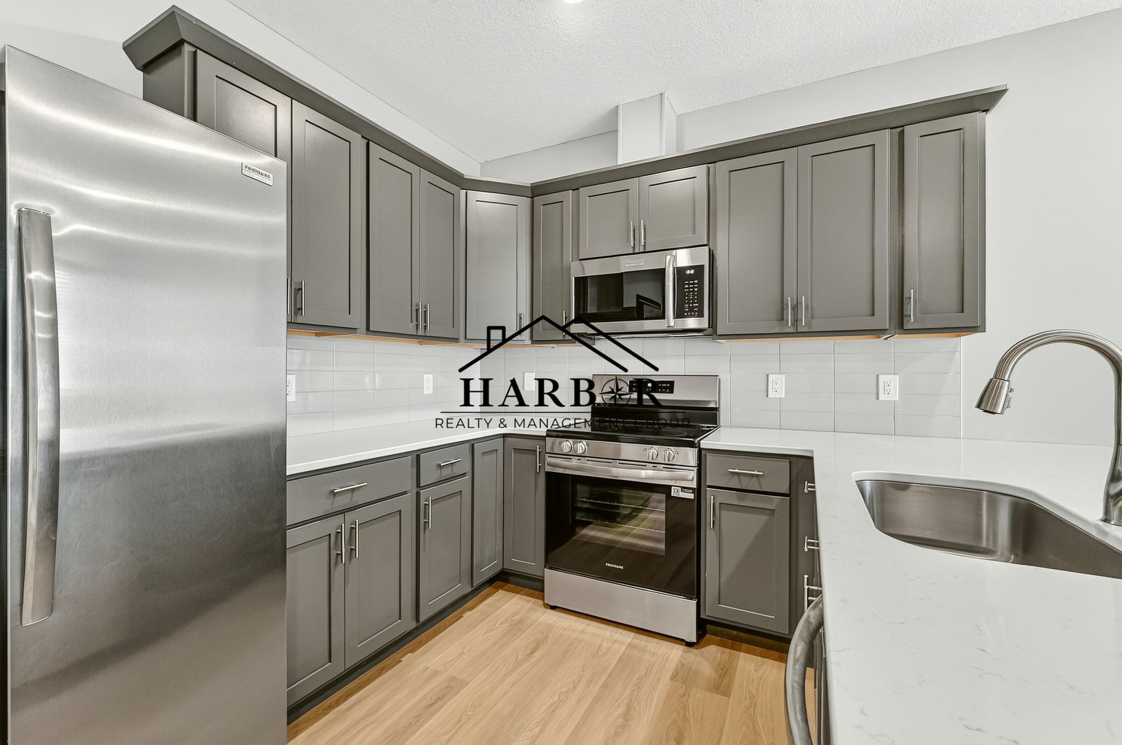 Kasson Apartment: 1401 4th Avenue Lane NE