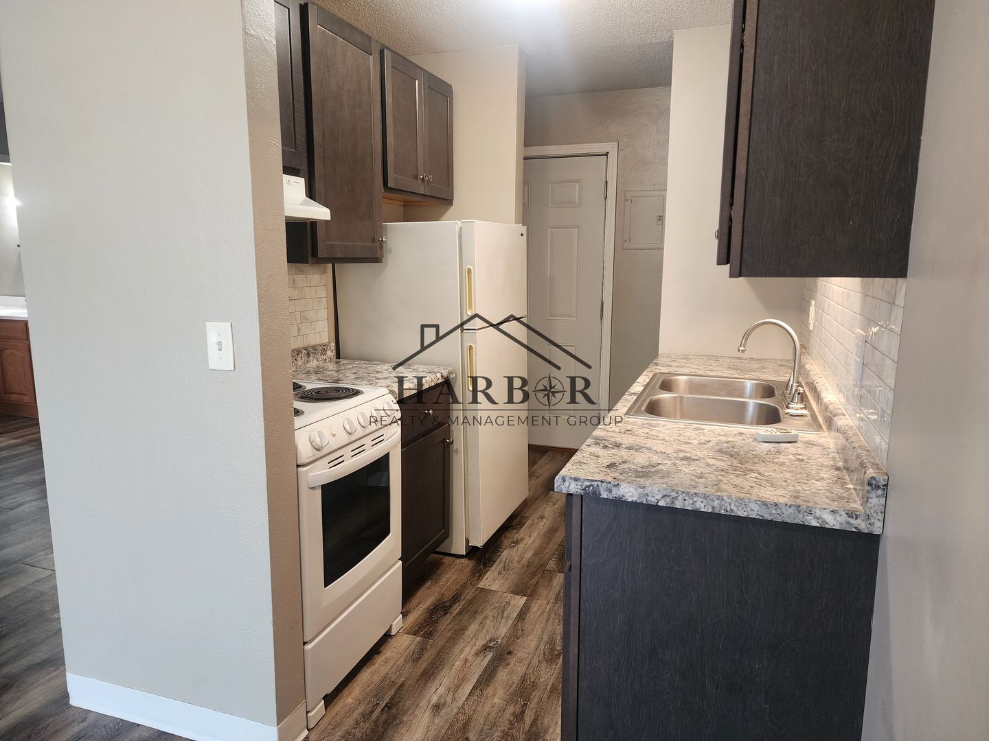 Austin Apartment: 900 14th Street NW