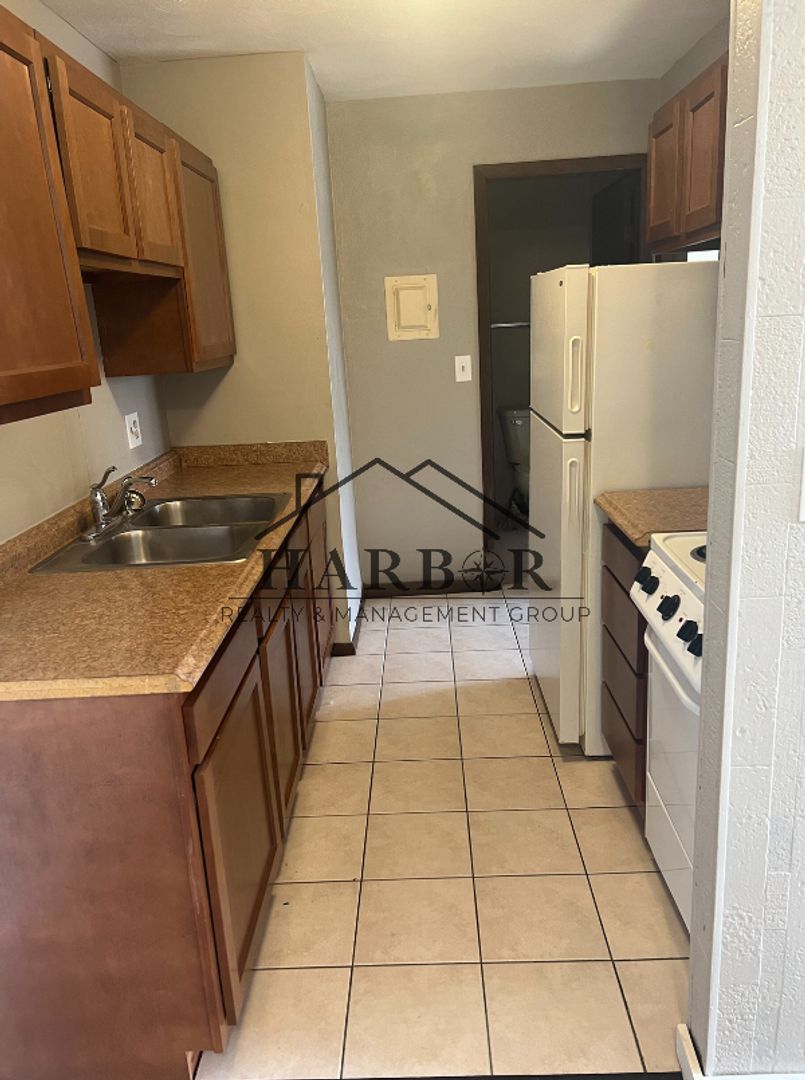 Austin Apartment: 900 14th Street NW