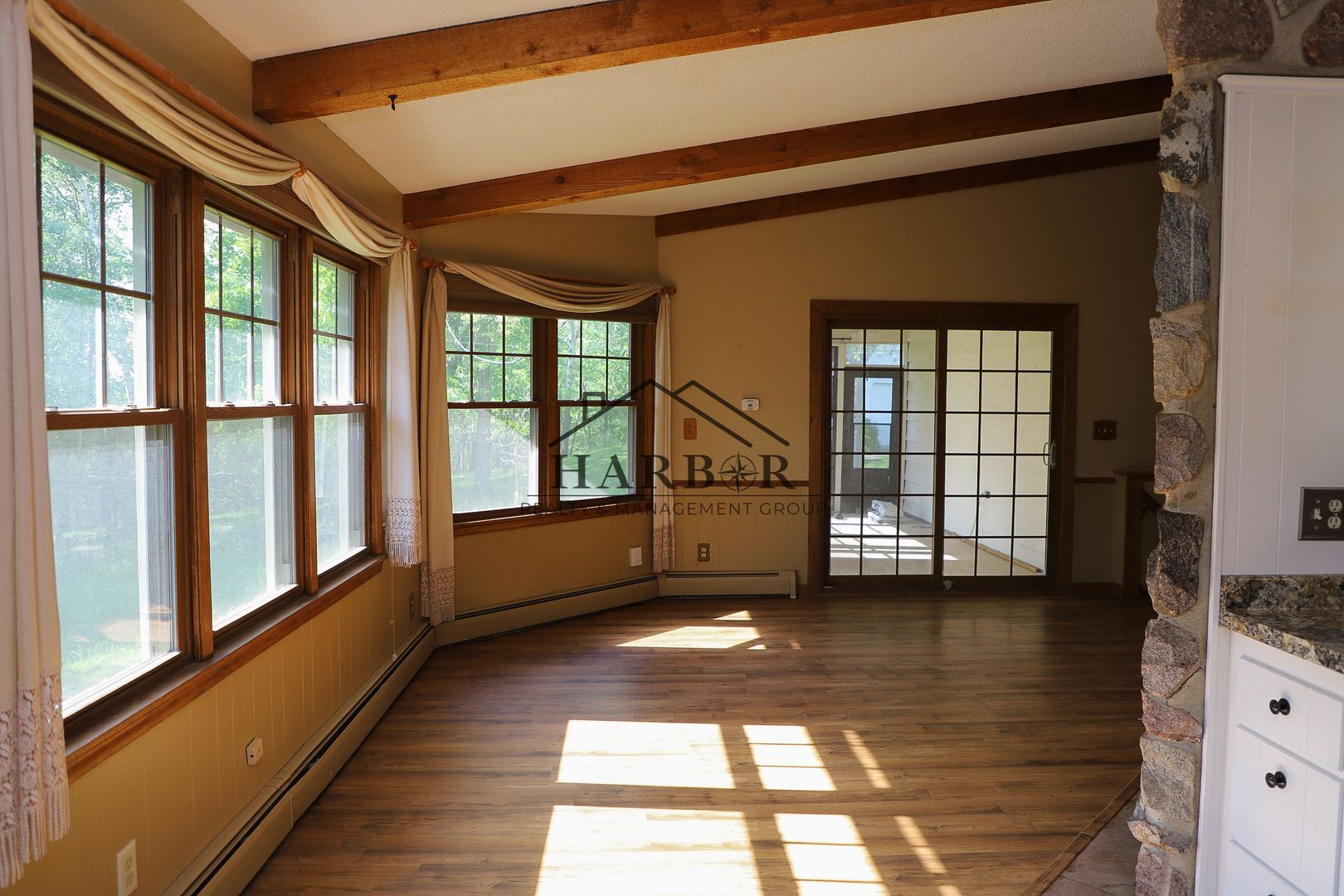 Rochester House: 3504 Ogden Court NE